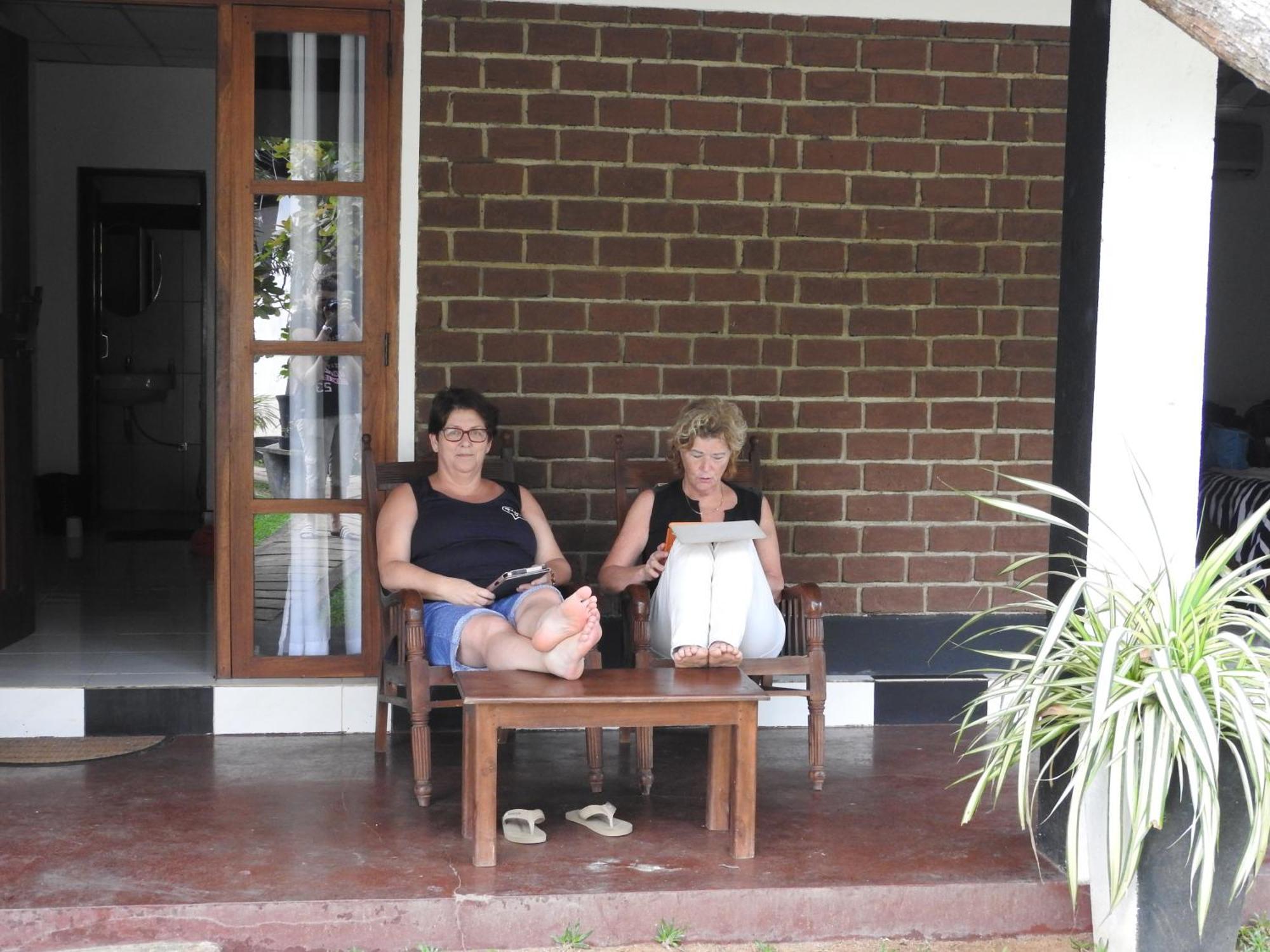 Eco Hotel Black & White - Anuradhapura Mihintale Exterior photo