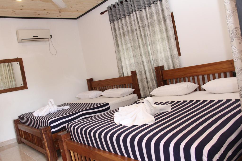 Eco Hotel Black & White - Anuradhapura Mihintale Exterior photo