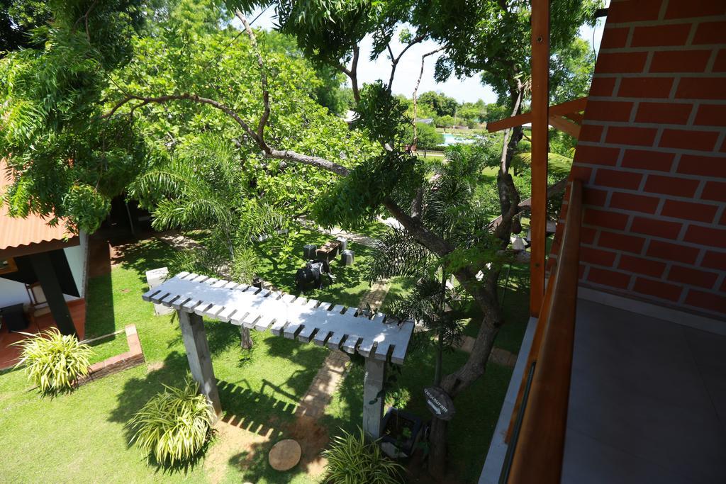 Eco Hotel Black & White - Anuradhapura Mihintale Exterior photo