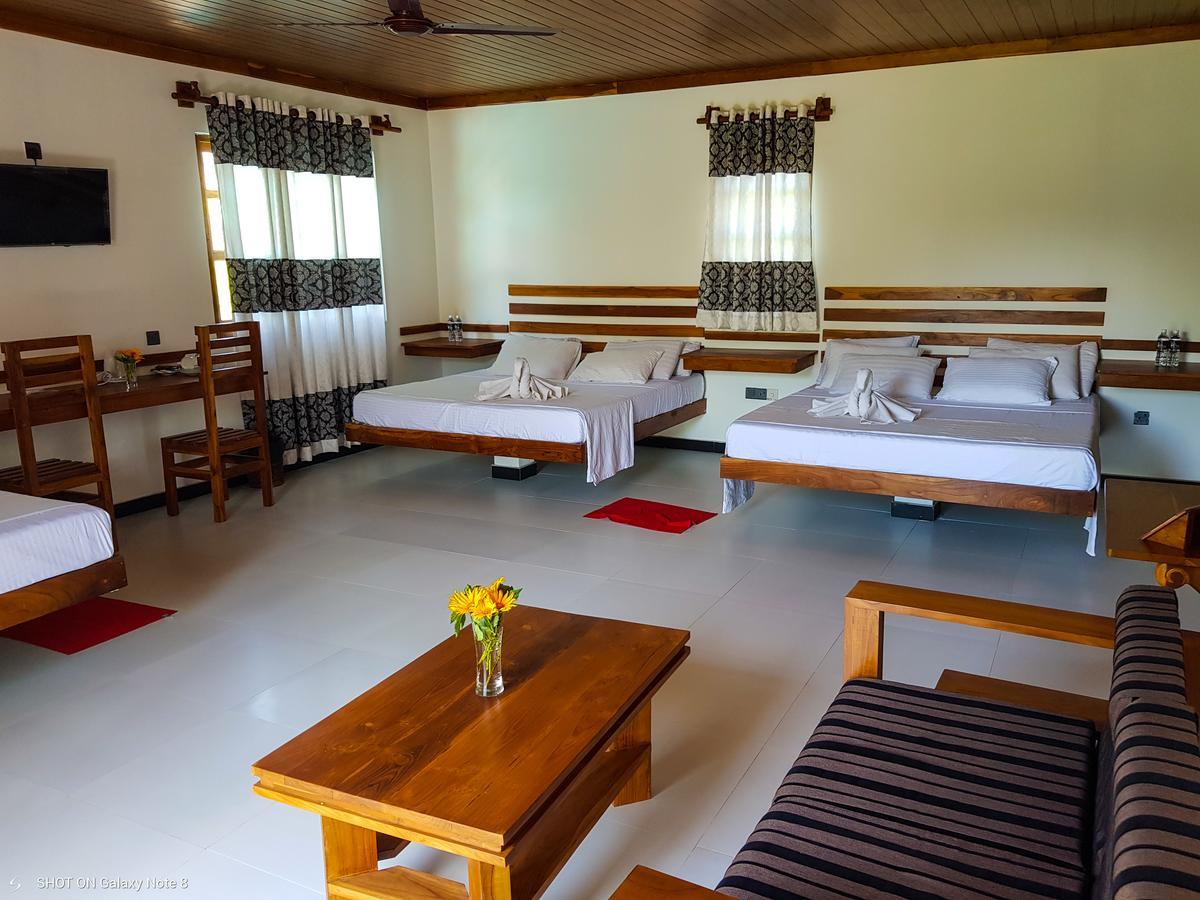 Eco Hotel Black & White - Anuradhapura Mihintale Exterior photo